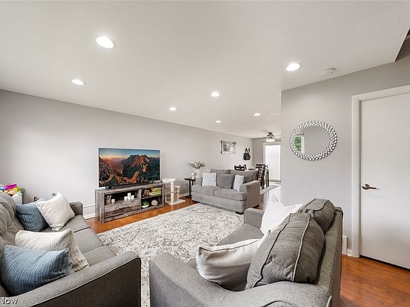 5th image of 24510 Clareshire Dr Unit I
