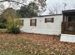 72 Pebble Dr, Lumberton, NC 28358