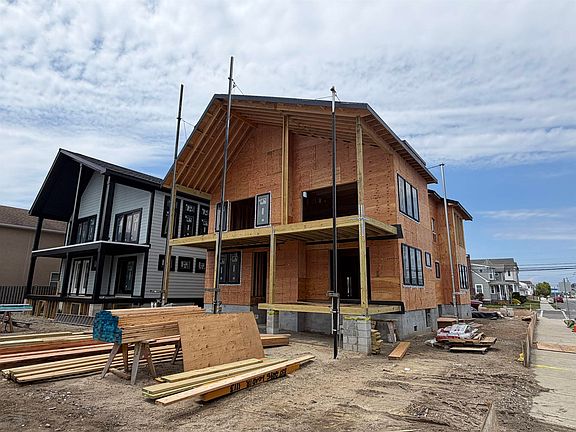 3rd image of 7801 Seaview Ave