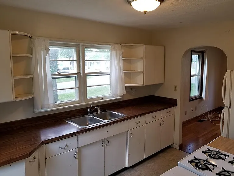 402 N Clark St — Photo 13