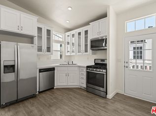 8250 Lankershim Blvd #19, North Hollywood, CA 91605