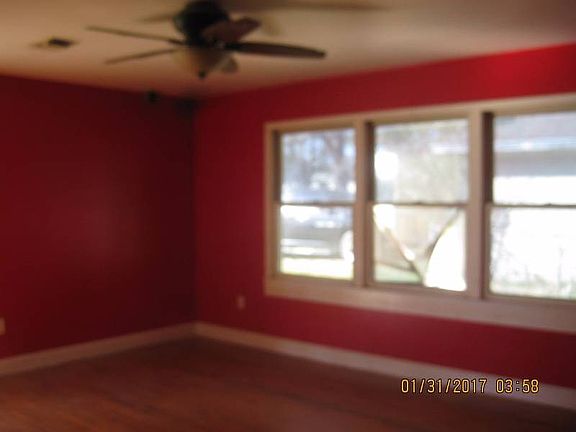 2nd image of 204 Linda St