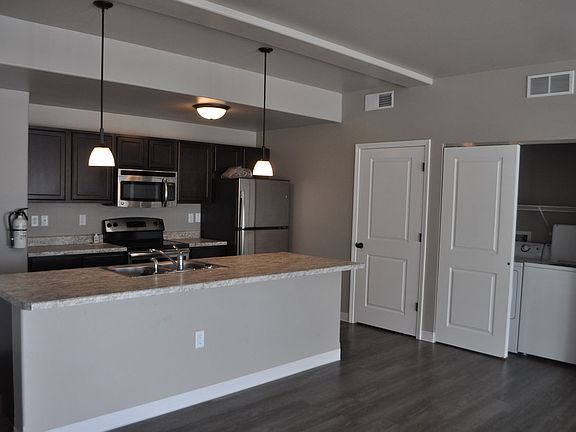 3rd image of 3526 Eastbrook St #3584