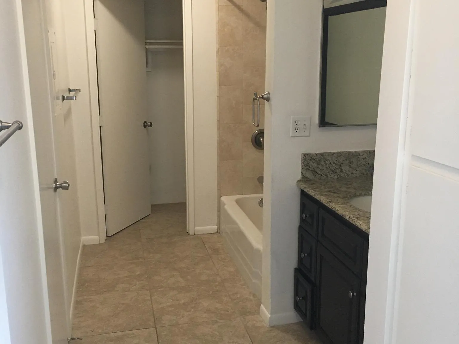 2 bed, 1.5 bath, 1300 sqft, $2,750 — Photo 4