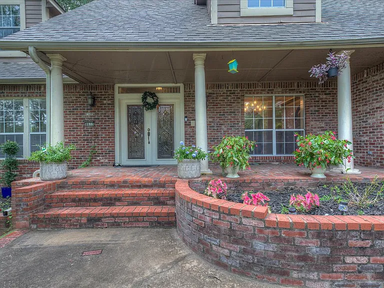 8632 S Braden Ave — Photo 2