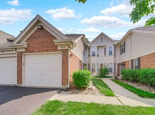 1914 Quaker Hollow Ln, Streamwood, IL 60107
