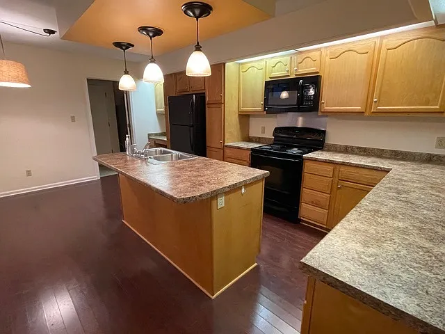 103 Deerlake Dr — Photo 5