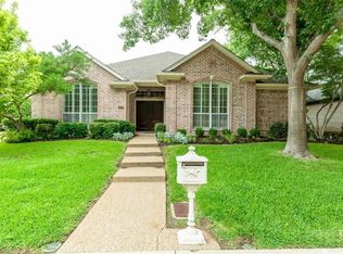 2836 Oakbriar Trl, Fort Worth, TX 76109