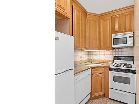 3rd image of 59 W 94th St APT Gf
