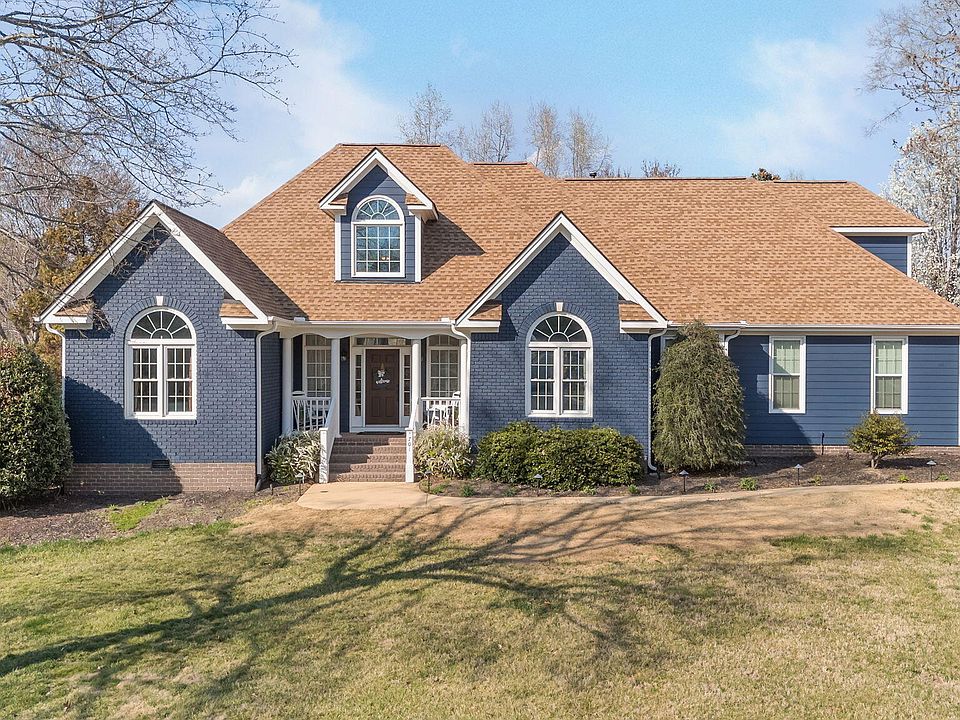 1st image of 701 Parkridge Dr