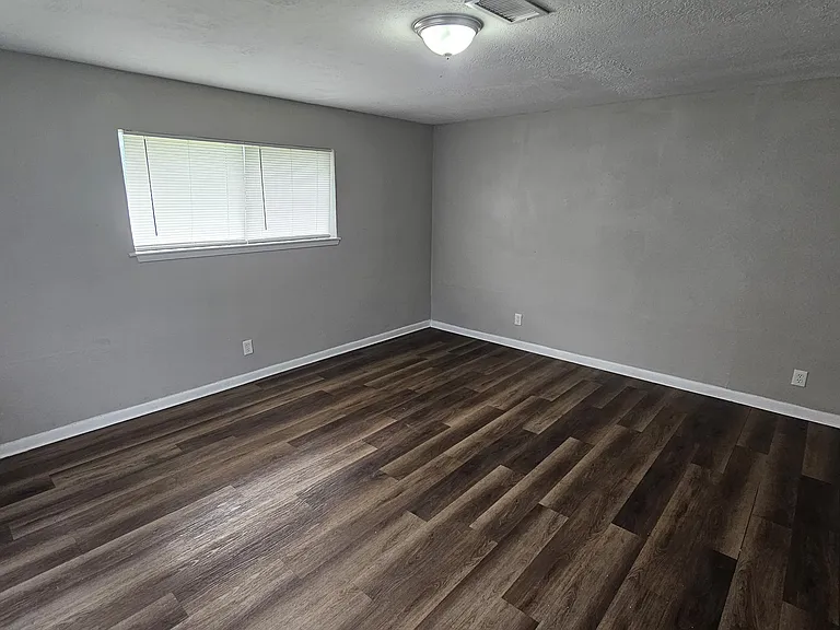 5458 Osprey Dr — Photo 2