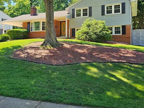5643 Inverchapel Rd, Springfield, VA 22151
