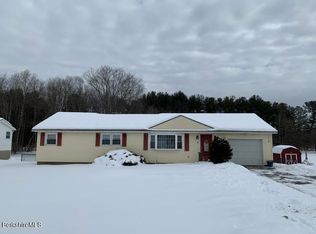 38 Oak Hill Rd, Pittsfield, MA 01201