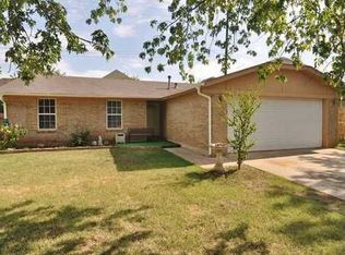 986 Castlebury Mansion, Yukon, OK 73099