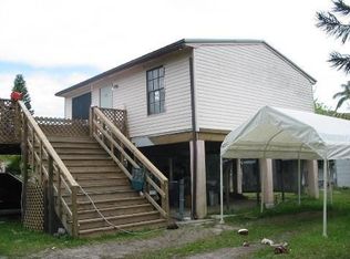 63 Oak St, North Fort Myers, FL 33903