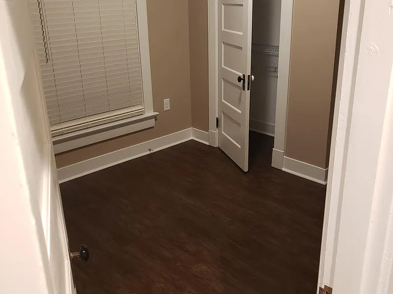 250 Linden Ave — Photo 11