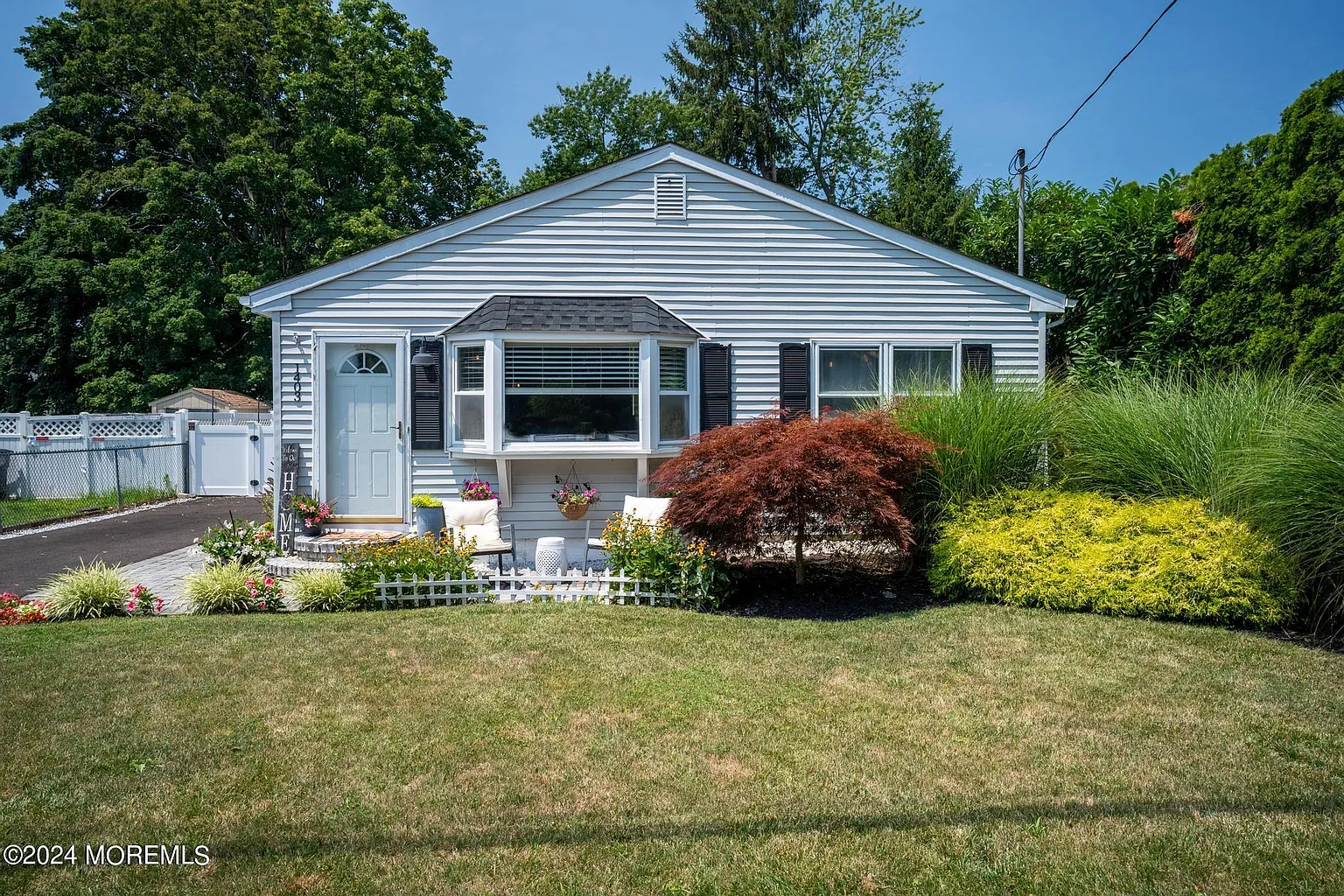 1403 Valley Drive photo 1