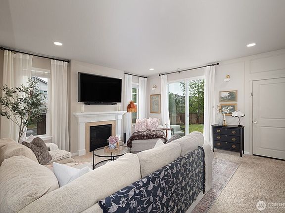 3rd image of 13525 188th Avenue E