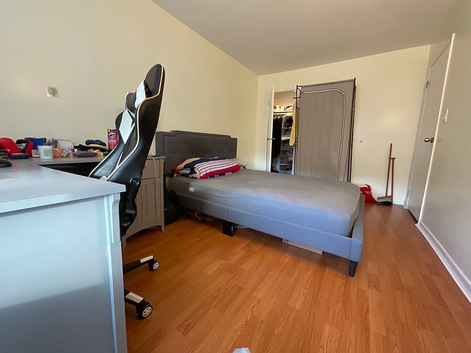 2nd image of 1 Redbud Rd #1