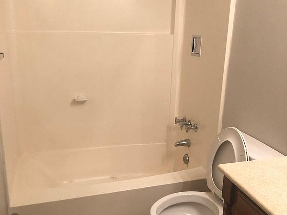 5th image of 258 Hedgewood Ct