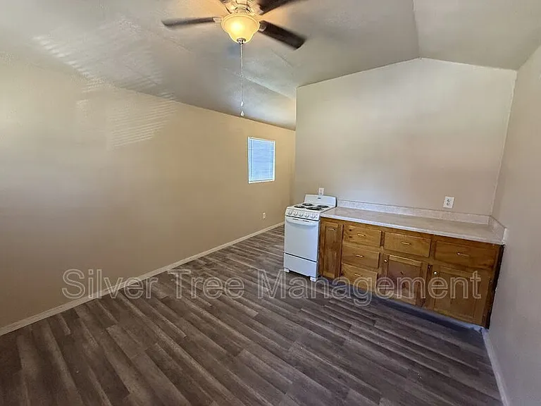 260 Lark Meadow Dr #D — Photo 12