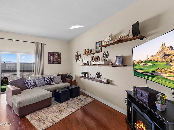 3rd image of 11153 W PALMERAS Drive