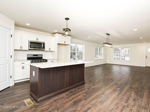 2nd image of 50 Saddle Ridge Dr