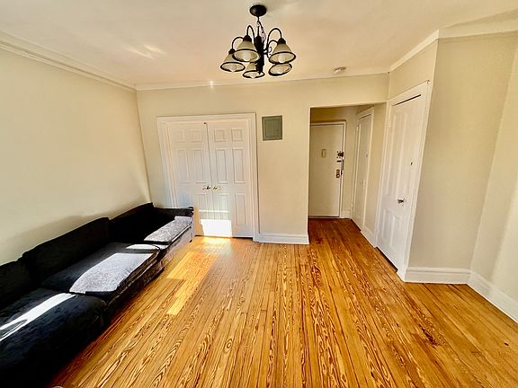 3rd image of 410 E 117th St #4