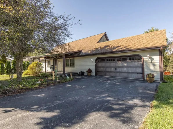 311 Prairie RUN, Grafton, WI 53024