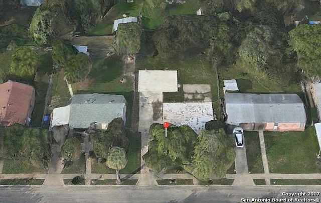 2nd image of 911 Deely Pl