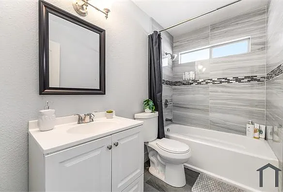 2419 Vegas Valley Dr — Photo 30
