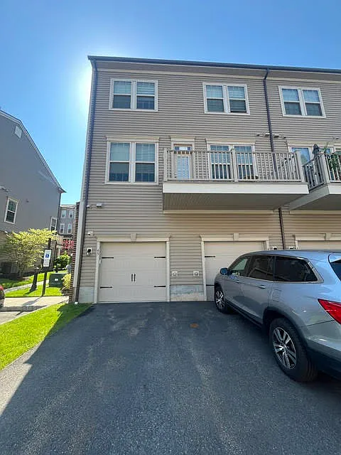 Building Photo - 45 Leahy Dr