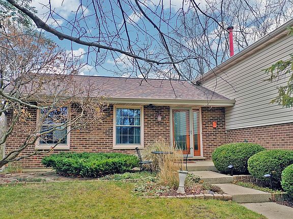 4th image of 470 Trailside Dr