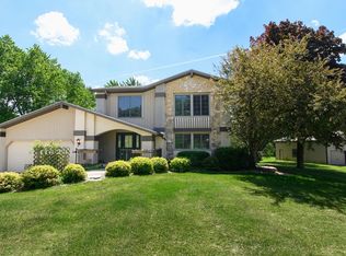 11623 N Roanoke Rd, Roanoke, IN 46783