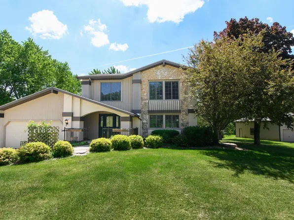 11623 N Roanoke Rd, Roanoke, IN 46783