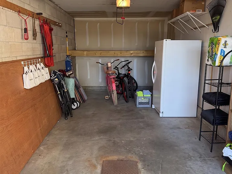 133 W Broadway — Photo 15