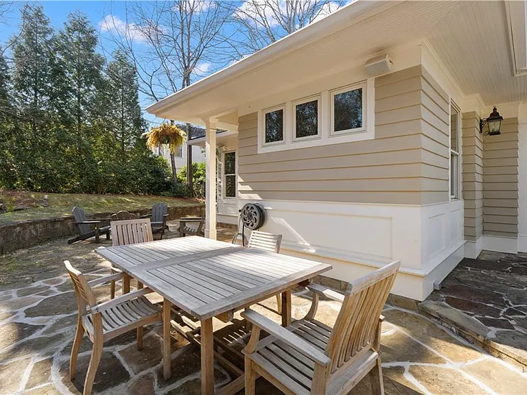 979 Springdale Rd NE — Photo 59