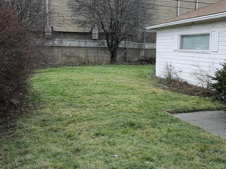 4614 Scott St — Photo 17