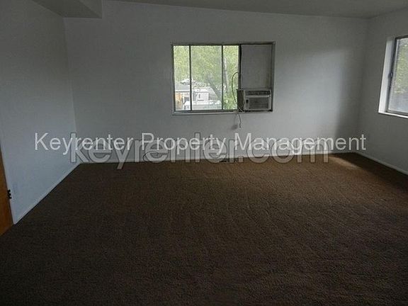 5th image of 861 E Fairmont Cir APT 4