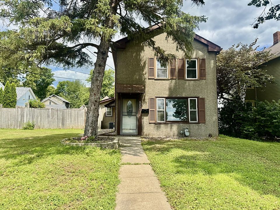 1st image of 1521 1st St