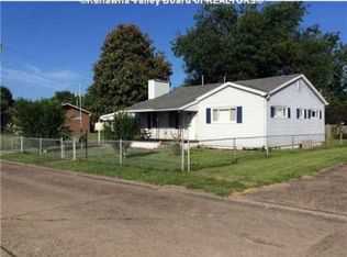 211 Oak St, Saint Albans, WV 25177