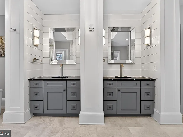 7002 River Oaks Dr — Photo 24