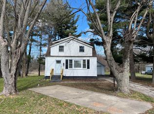 135 E 71st Ave, Griffith, IN 46319