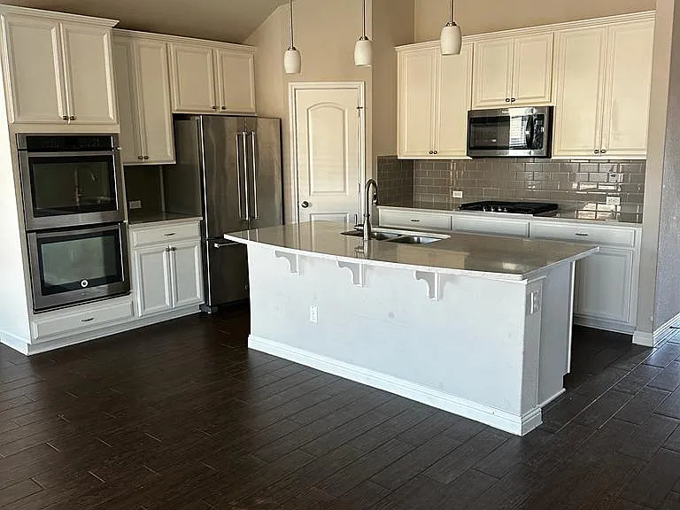 8029 Mozart St — Photo 14