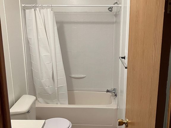4th image of 3413 N Barnhill Ln