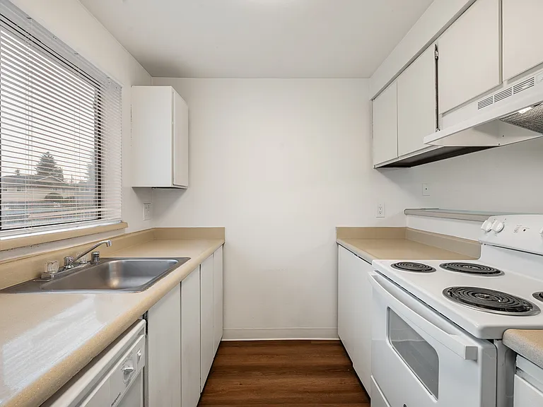 Crystal Springs Apartments — Photo 101