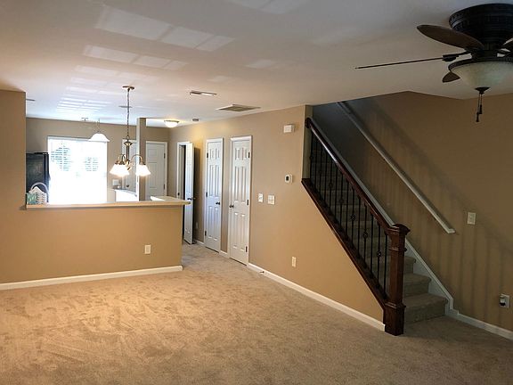 5th image of 304 Port Haven Dr