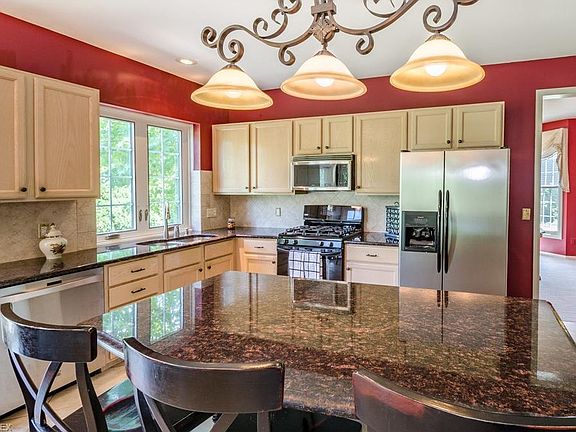 2nd image of 2895 Hawkins Ln