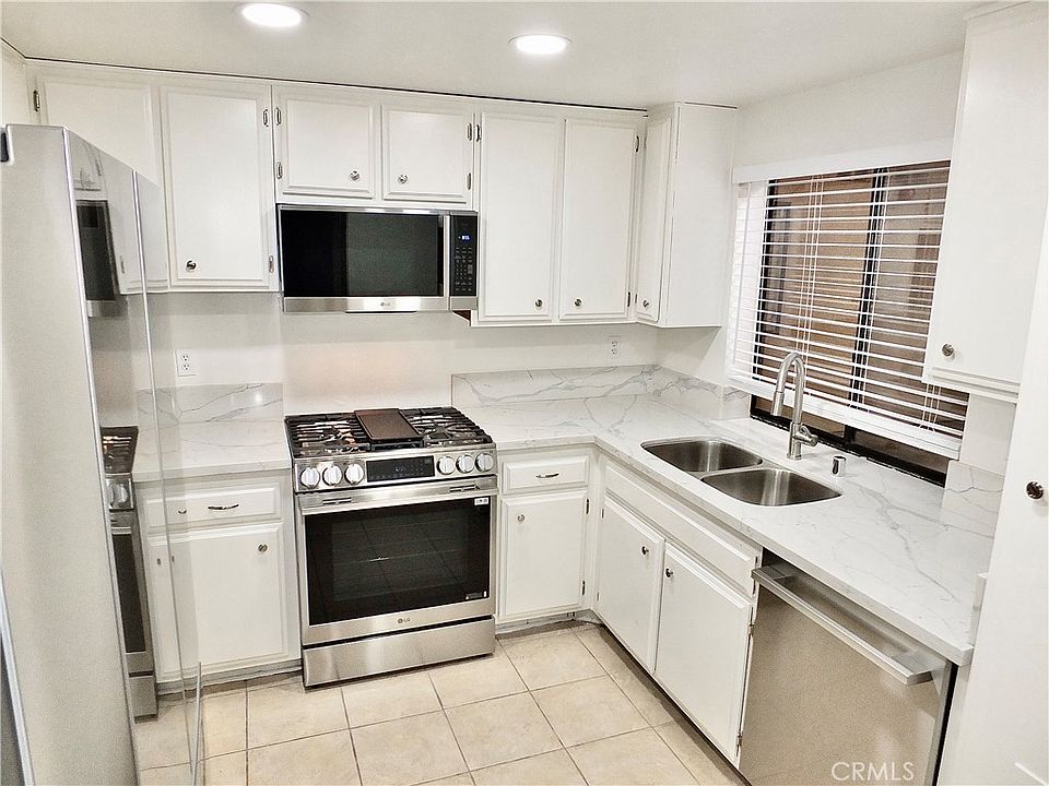 1st image of 2510 E Willow St Unit 102