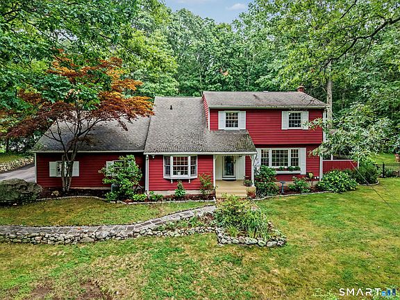 2nd image of 12 Stonehedge Road